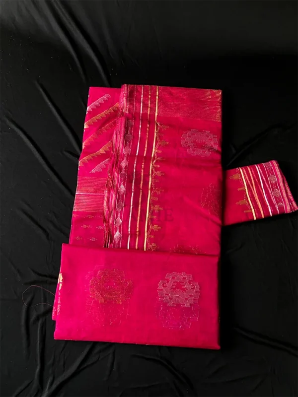 Magenta Jamdani Saree- Handwoven 84 Count Half-Silk