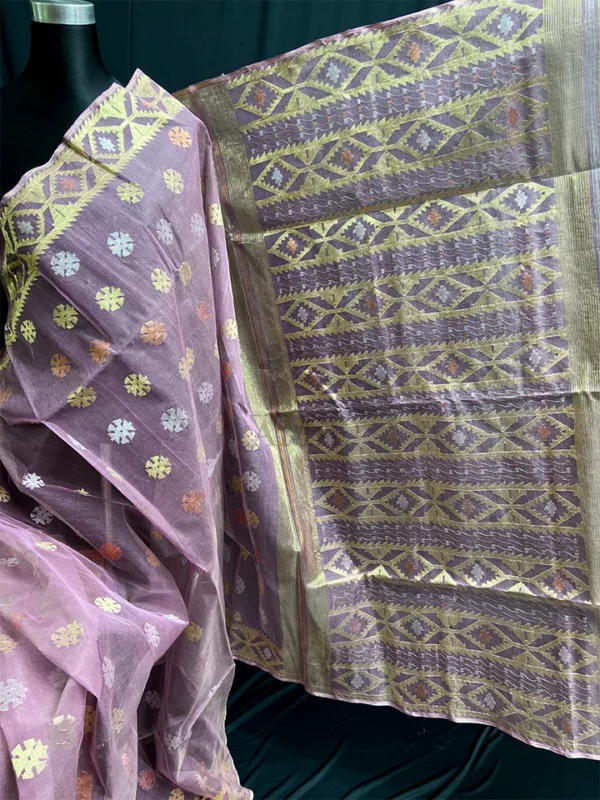 Blush Pink Half-Silk Jamdani Saree: Handcrafted 84 Count