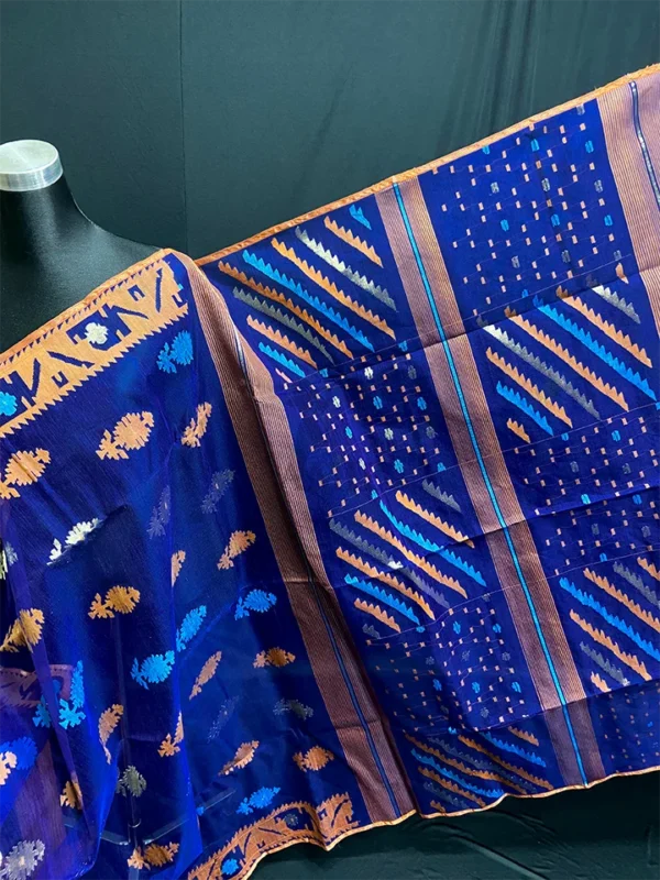 Royal Blue Half-Silk Jamdani Saree: Handwoven 80-Count